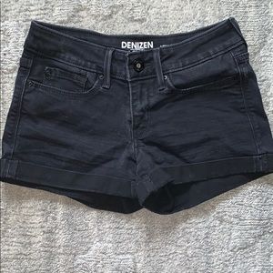 Levi’s Low-Rise stretchy Denim shorts